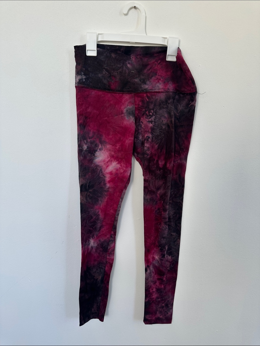 Womens Tie-Dye Leggings - Burgundy & Black